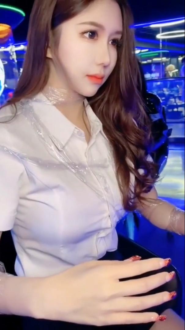 나는 인형인것 같아..