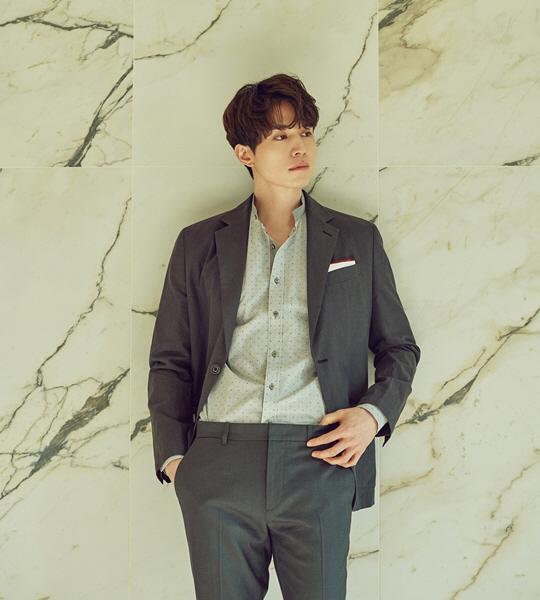 그러나 직장인은 대학생이 눈에 안 들어온다는 사실,, 사진으로나마 만족해..