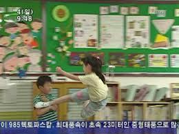 궁의 피죤은 밤나무로 바뀌어서 못 움직이니까 밤의 나이트를 장외로 날려버렸다. 응? 지금 어둡지 않냐고? 무적 아니냐고? 내가 곧 빛이니까 괜찮