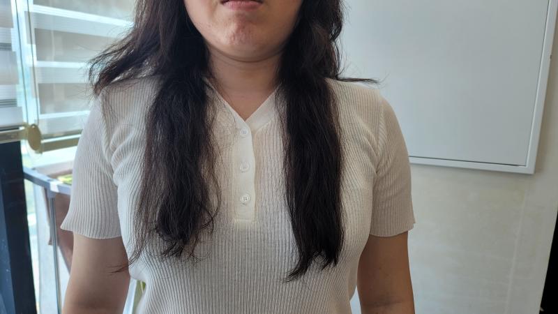 처음 망했을때 사진이거든 컬 짝짝이 해줘놓곤 굵게해서 늘어질수있고 풀릴수있다하네 미용모르는 사람이 봐도 이건 아예 안됬으니까 재방문한거지 그따위