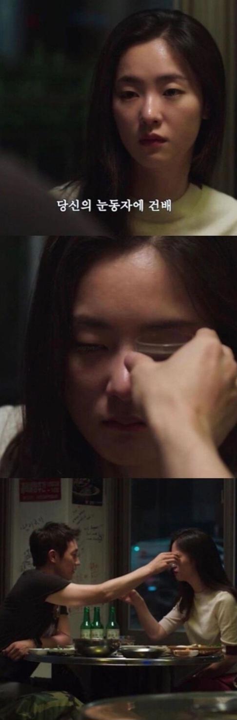 >>20 그대의 터질듯한 박력에 반해 그만 사랑의 포로가 되어버리고 말았대...☆ 당신의 유리구슬 같은 눈동자에 입맞추고싶으니 부디 허락해달래.