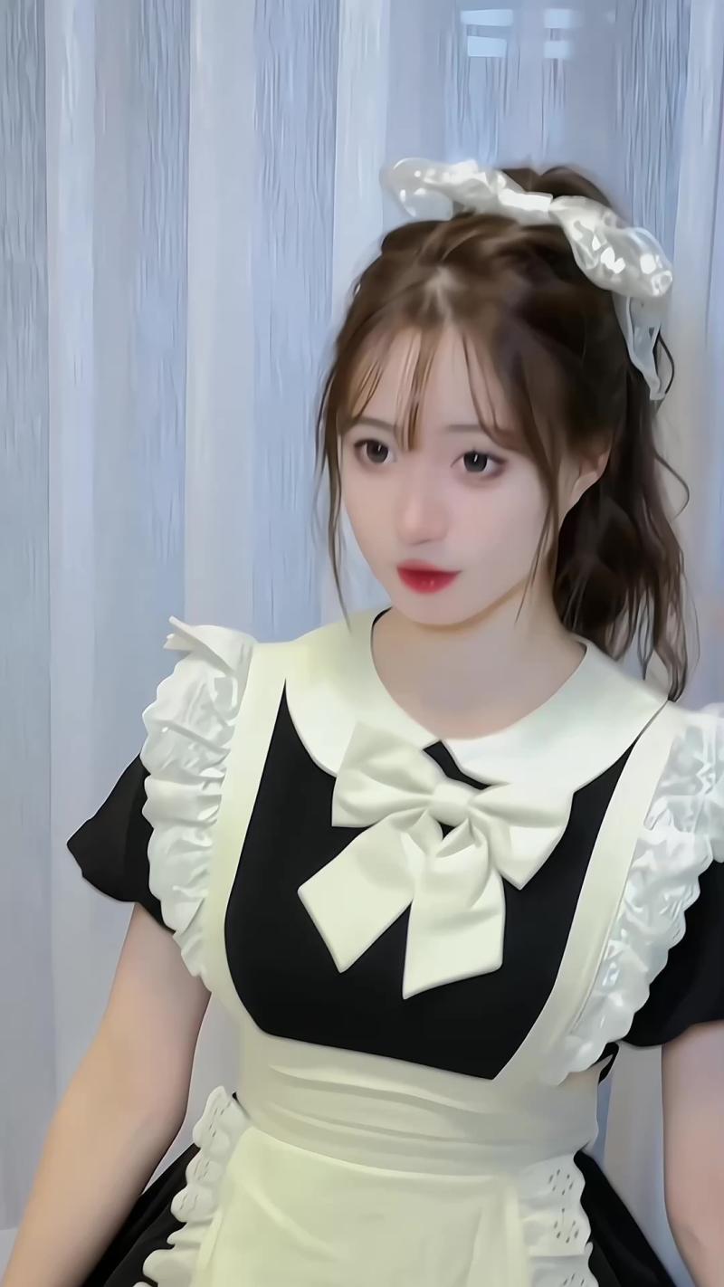 멀리서 보면 정말 인형같아 ㄷㄷ