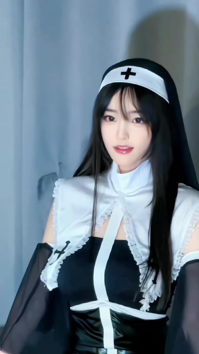 멀리서 보면 정말 인형같아 ㄷㄷ