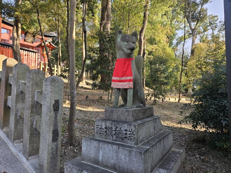 후시미 이나리신사 (여우신사) 지나가는 일본인이 외국인 너무 많다고 : 여기 일본 아닌듯 하는게 웃겼음