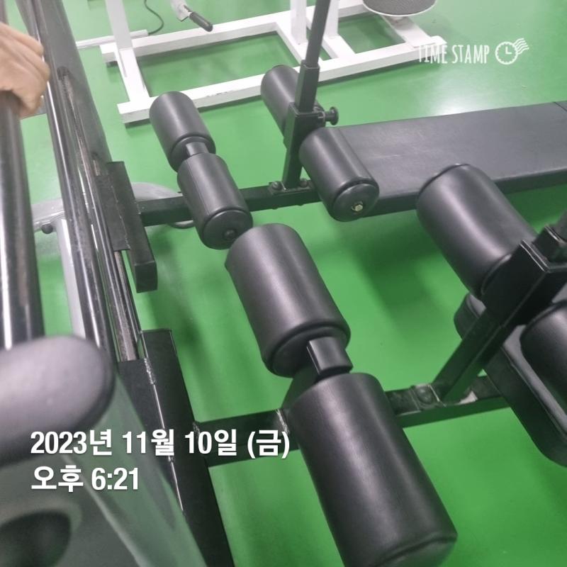 러닝 하려고 체육관 옴 러닝 하고 도서관 간답.