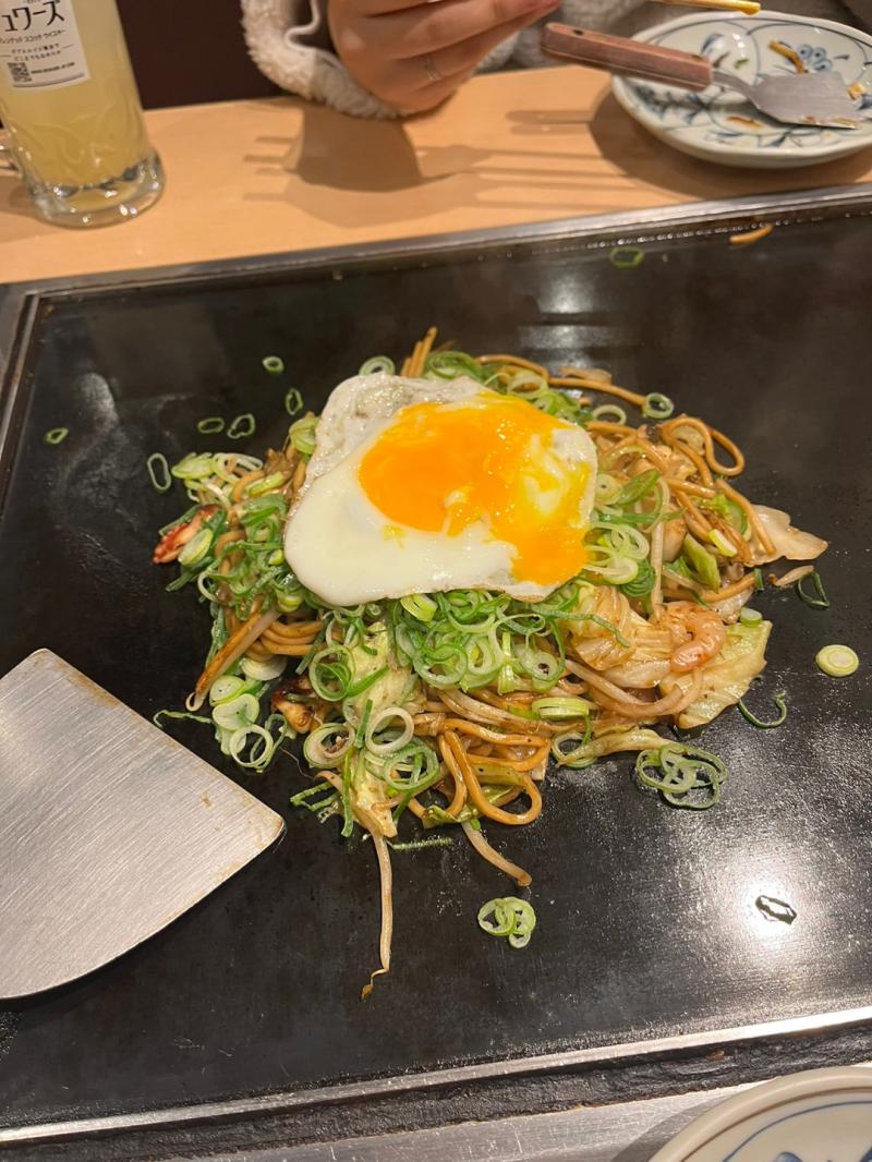 오사카 2일차 오늘은 아침 7시에 일어나서 준비하고 9시 20분까지 오사카 성에 감 기차도 타고 삥 둘러보면서 사진 찰칵찰칵 찍음 다 놀고 오사
