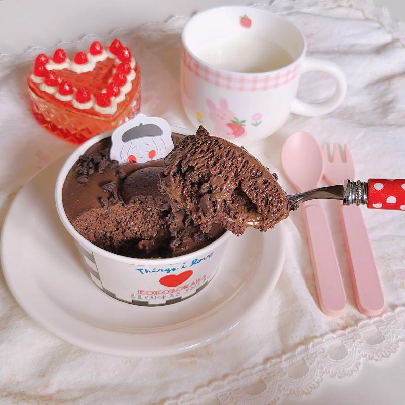 코코로카라 초코 브레드푸딩🍫 우유🥛 💬 작년에 이거 먹었었는데 상한거 먹어서 겨울에 다시 재도전 찐하구 마싯듬