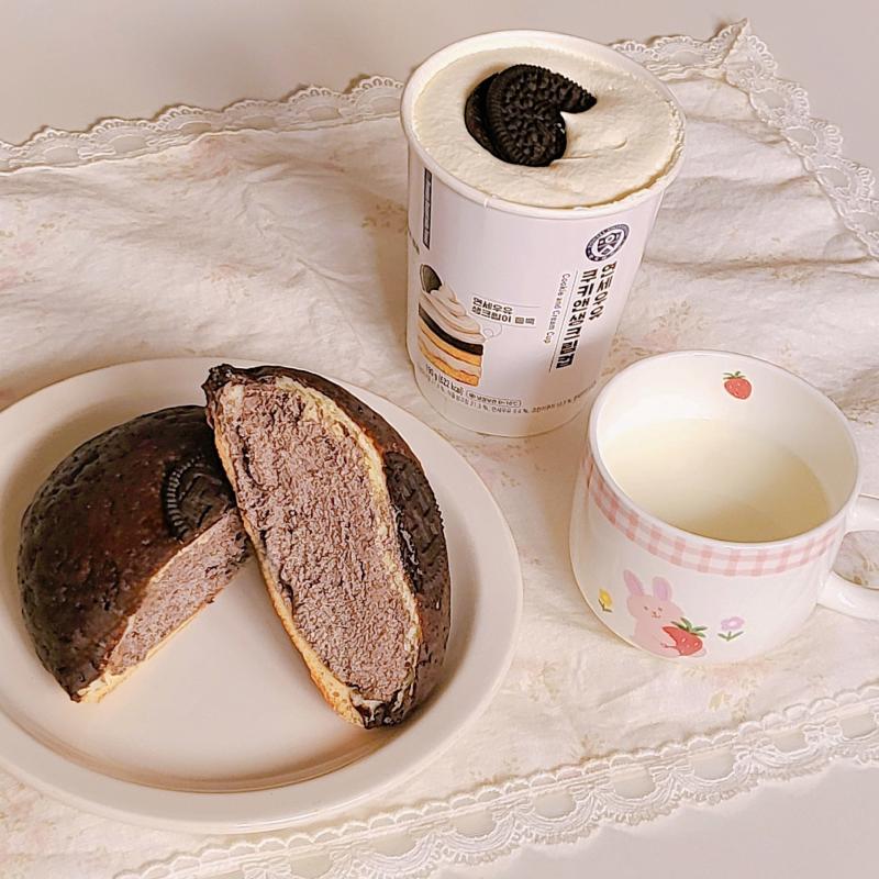 연세우유 쿠키앤생크림빵🍩 연세우유 쿠키앤생크림컵🍩 💬 쿠앤크셋또❤️비교결과 컵이 마싯듭니다 컵 드세요