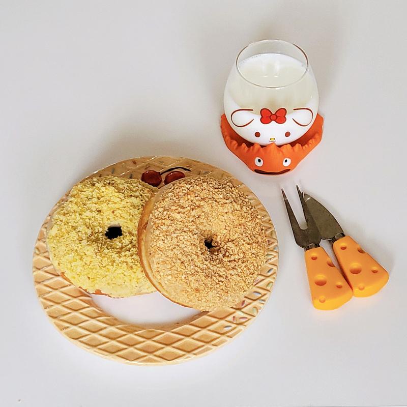 피넛버터 도넛🍩 버터 피스타치오 도넛🍩 크림브륄레 도넛🍩 화이트 초코세서머 도넛🍩 초코크런치 도넛🍩 핑크 스프링클 도넛🍩 우유🥛 💬 올드페리가