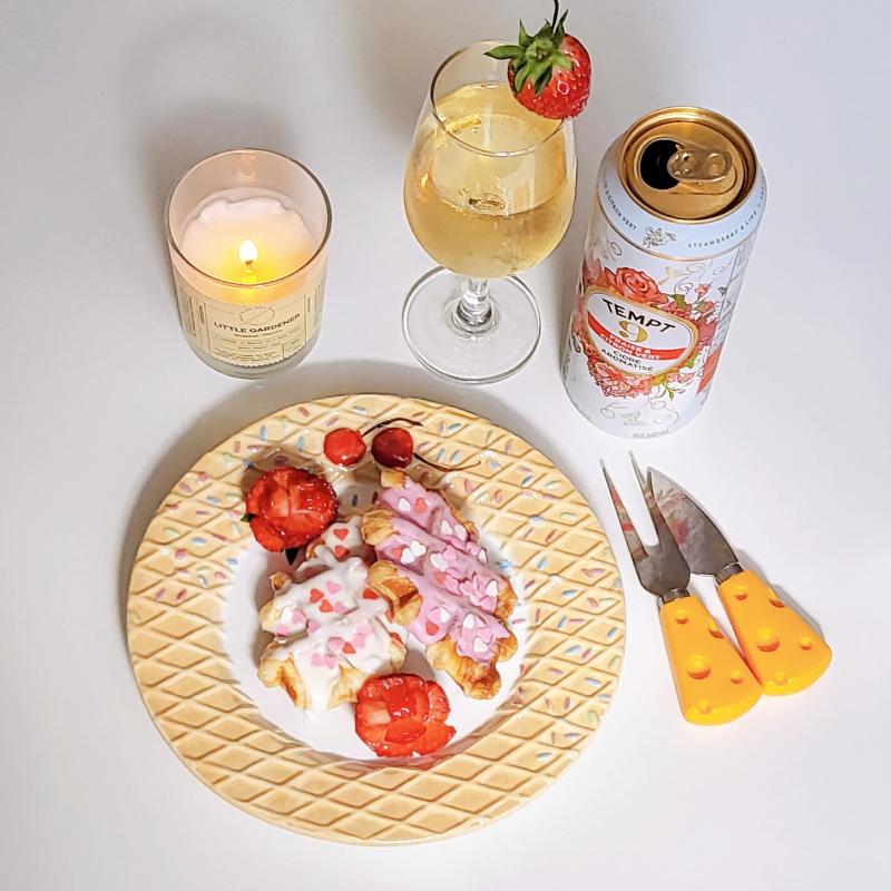 크로플🥐 크룽지🥐 템트9🍹 💬 딸기장미 만들어서 장식🍓