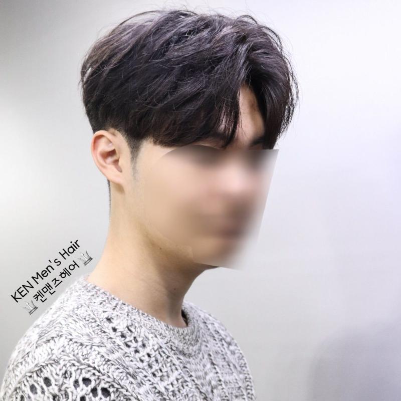 어떻게 로판 남주들 머리는 이 헤어에서 벗어나질 못하냐 아무리 요즘 패션 대세라지만 이거 아니면 그나마 장발밖에 안남는거같음 예전 소년만화 주인