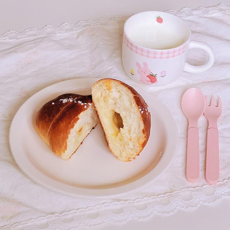 발효버터소금빵🥐 💬 솔지키 파바 안가구싶은데 이거 자꾸 생각남..버터 동굴 쩌러