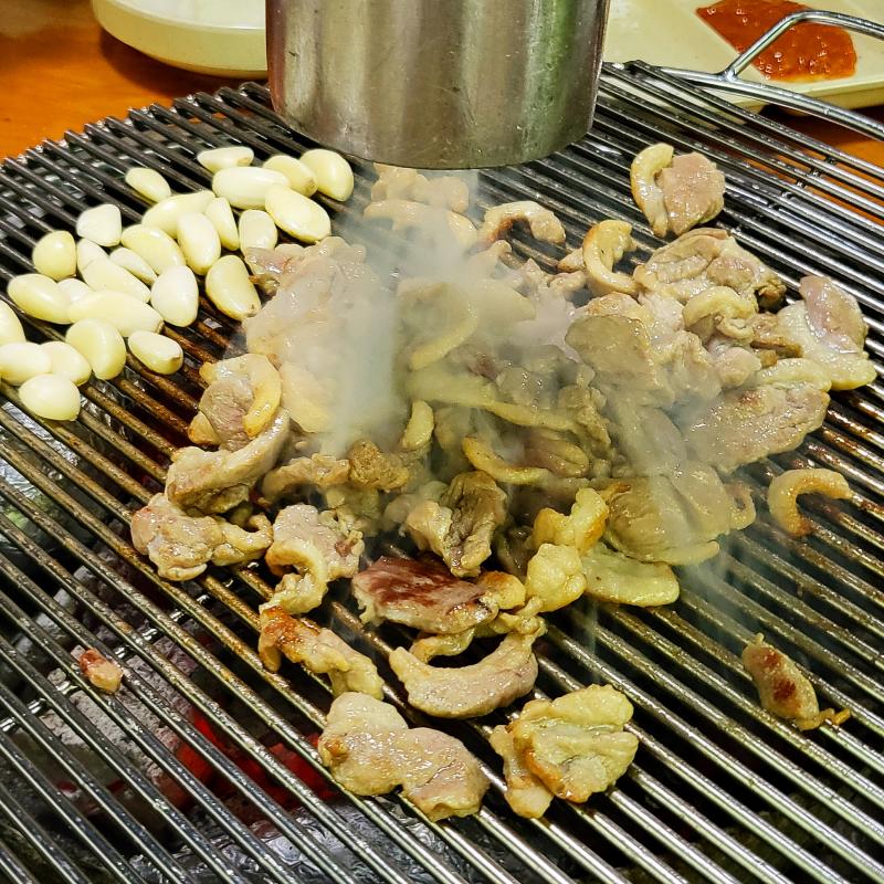 오리고기🥩 💬 뺙뺙이 다음에 이걸 쓰니까 좀 그렇긴한데..미아내..마싯었더..🥲