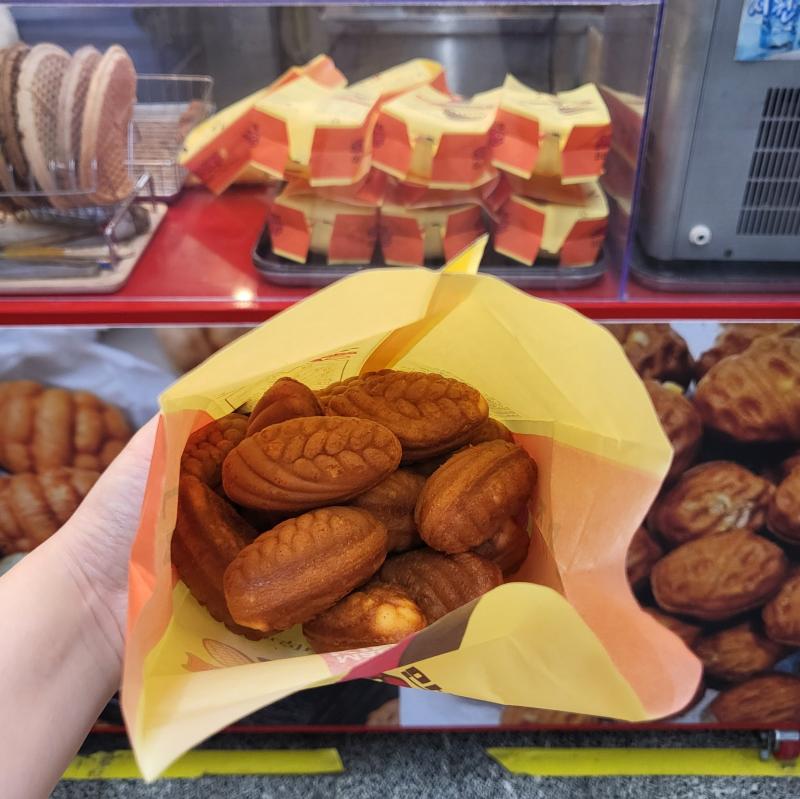 델리만쥬🌽 💬 역에서 발견하면 먹어야하는것🩷