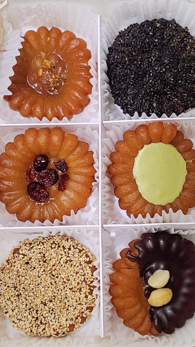 약과🥮 💬 이건 어제 삼촌네랑 외식 할 때 사촌동생 여친이 있었는데 그애가 준거 그냥 기본 약과가 젤 마싯다