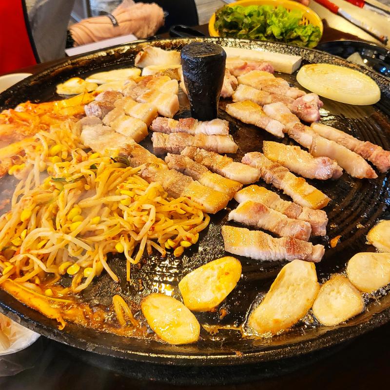 삼겹살🥩 볶음밥🍳 💬 어제 먹은 삼굡살 이제 자랑하기