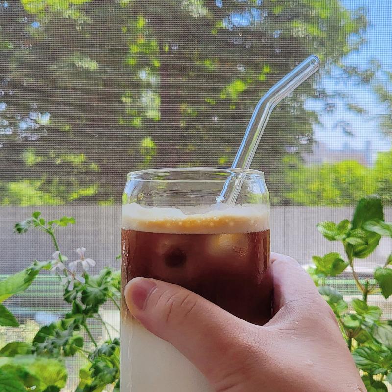 불고기 브리또🌯 돌체라떼☕️ 💬 날이 좋은데 몸이 허락하지 않을 땐 베란다 가서 먹기🍽어제 엄마가 소불고기 했을 때 부터 오늘 점심은 불고기 브