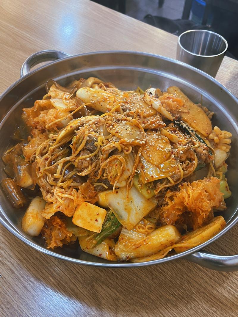 오늘 진짜 오랜만에 마라샹궈 먹었는데 너무너무 행복했당... 친구 2명이랑 같이 하나로 담아먹었는데 총 55,0나옴 켁;; 그래두... 행복해써