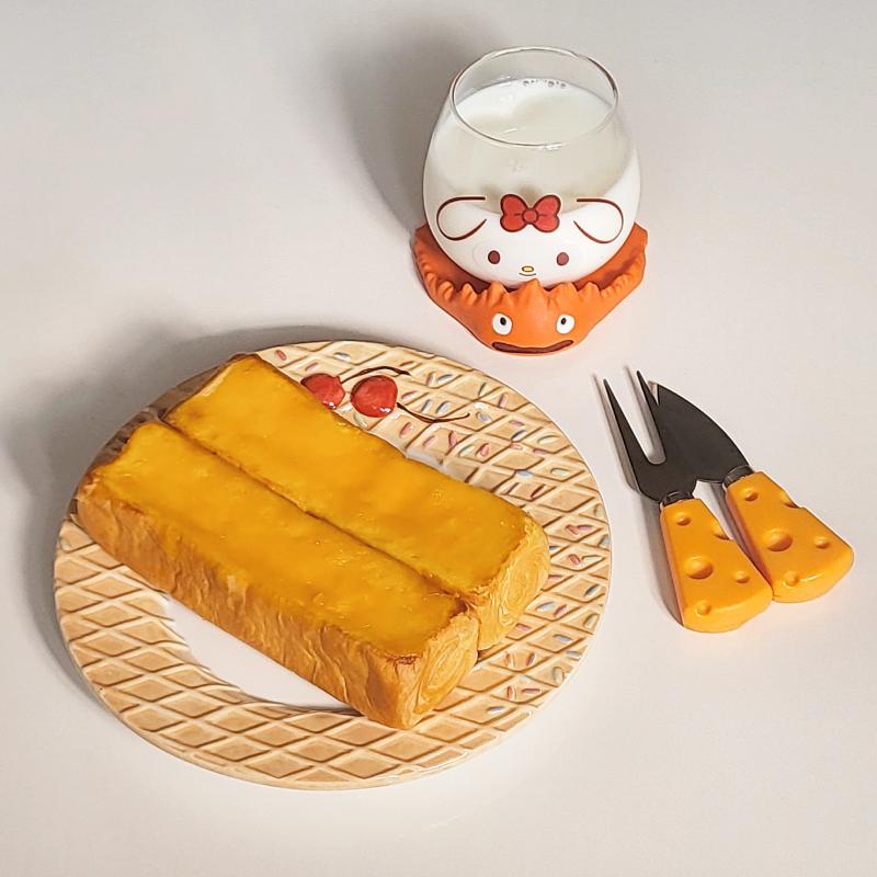 치즈버터브레드🍞 우유🥛 💬 늦잠 자서 비몽사몽 하기도 했고 아침 차리기엔 힘이 없어서 빵 먹기루 내가 만든 치즈 토스트가 더 취향이지만 이것두 