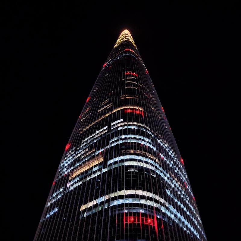 가기전에 롯데월드타워 야경도 봐주고(롯데콘서트홀쪽의 테라스가 잘 알려져있지 않아서 붐비지 않고 좋음 테이블도 있어서 뭐 싸들고 먹기에도 좋은둡 