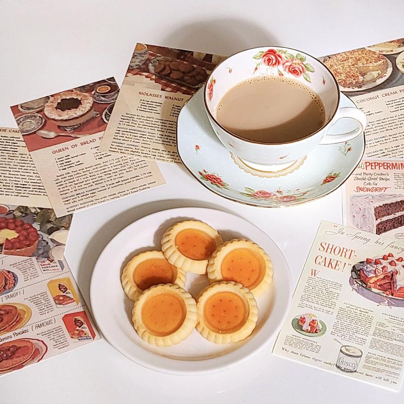 플랑 납작복숭아🍪 밀크티☕️ 💬 추어서 밀크티 만들어 마시기👀오랜만에 홍차향 맡으니까 기부니 죠아짐 주방에서 은은하게 홍차향 나는데 너모 죠하🩷