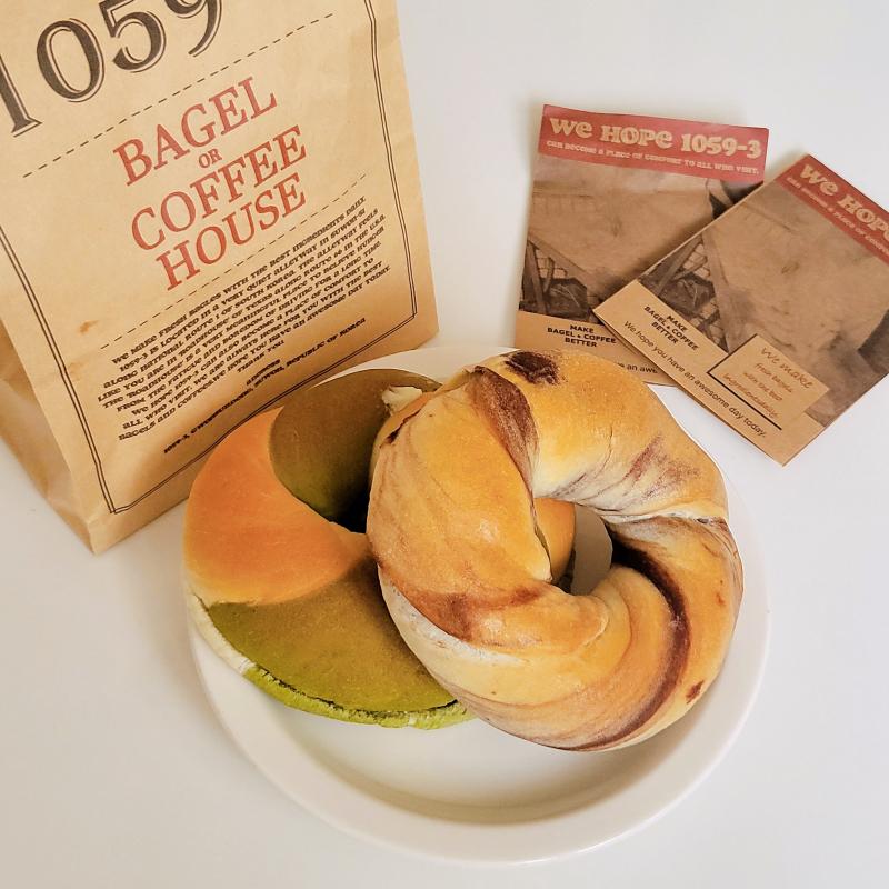 말차카야샌드🥯 누텔라 초콜렛 베이글🥯 💬 반개 먹구 K.O 넘 배불렇..여기 베이글은 오븐굽하면 바삭바삭함 말차카야 조합이 생각보다 괜찮았구 누