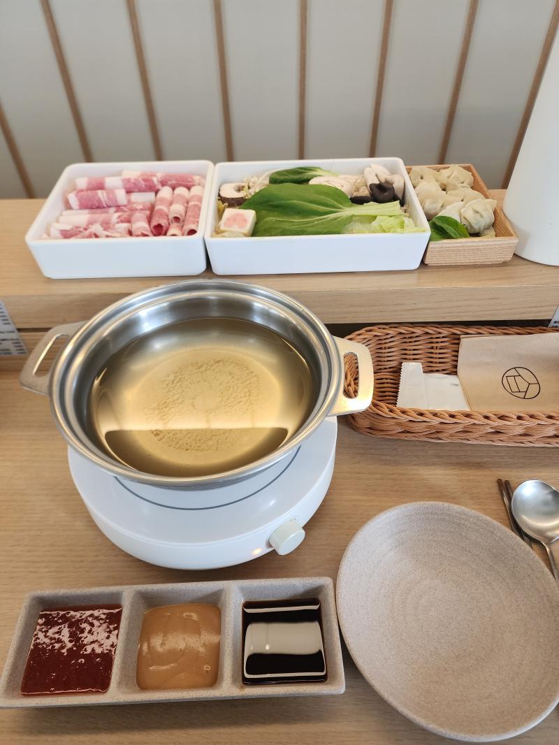 스트레스 힐링에는 샤브샤브지! 공기밥이랑 계란죽도 추가해서 먹음