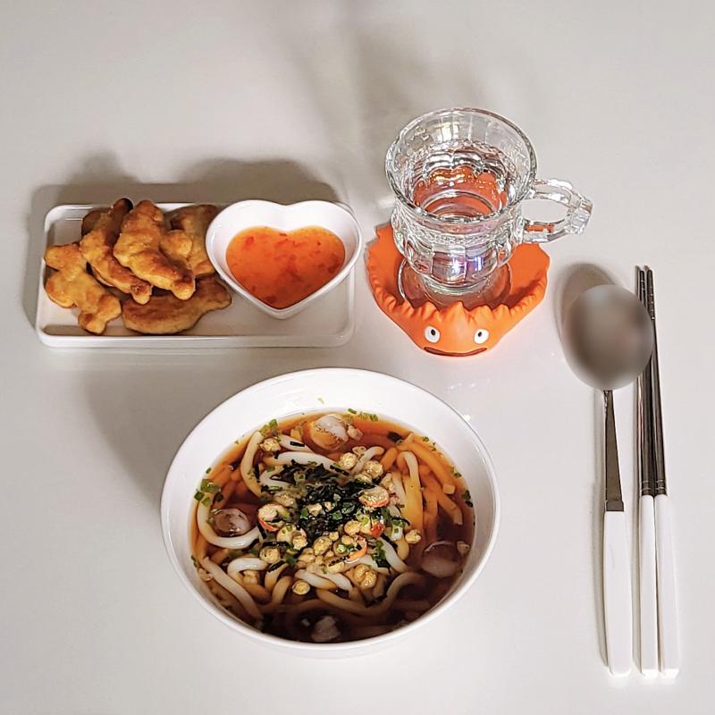 냉우동🍜 치킨너겟🍗 💬 더 추워지기전에 마지막 냉우동🍜