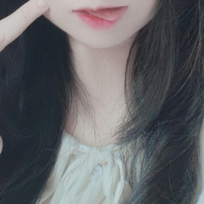 전후차이랄까 그전까지는 히메컷이라고 보기엔 애매한 길이까지 길러서 자르고나서 만족함 뒷머리두 한 10센치 잘랐는데 자르나 안 자르나 긴머리긴 해