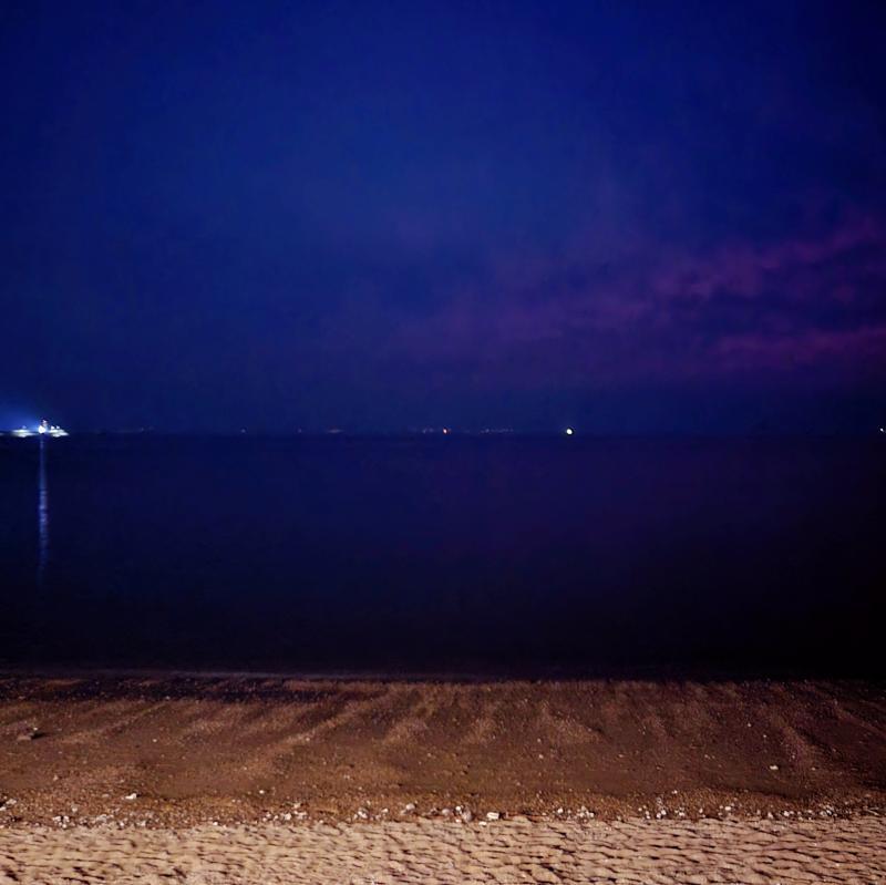 밤바다 구경도 해 주고🌙