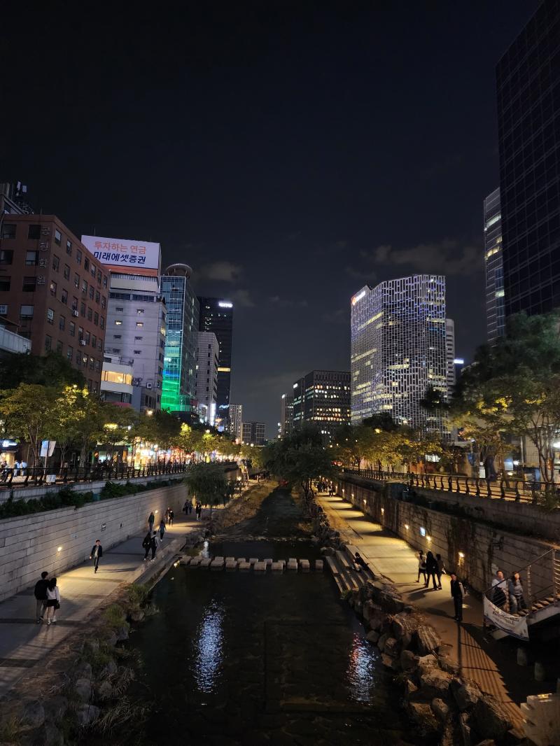 청계천도 오랜만이었다! 이제 집 가는 중~