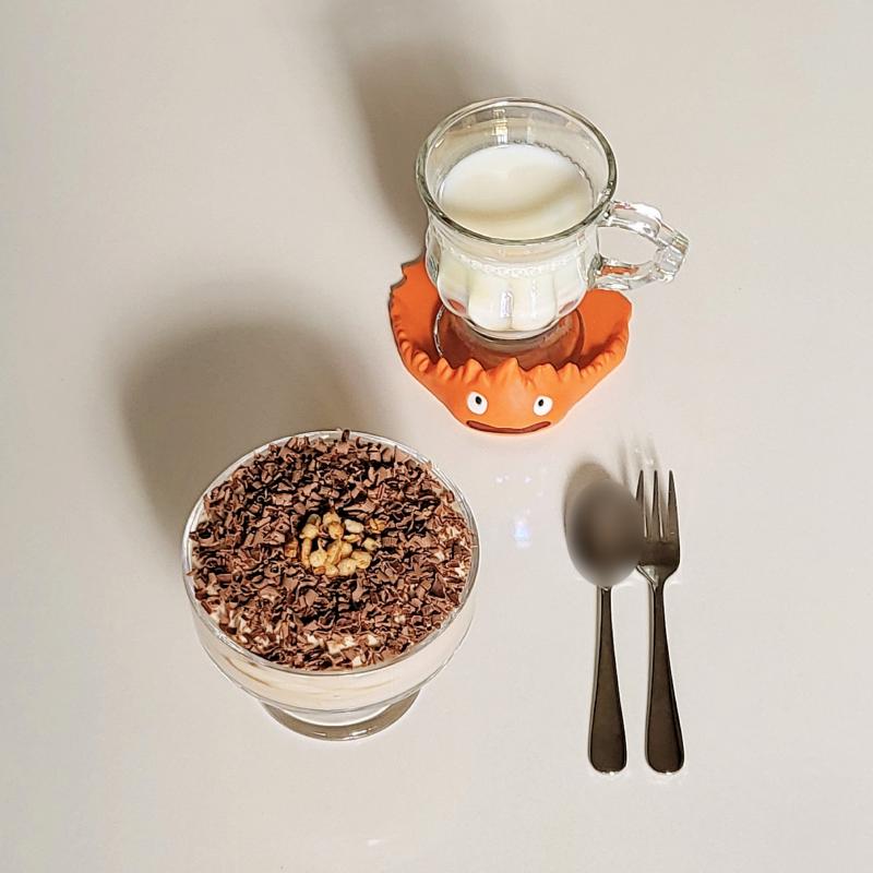 밤티라미수🍰 우유🥛 💬 레시피 보고 내 맘대로 만든거라 이게 맞나..?싶지만 꽤나 마싯었움 어제 먹은 넷플릭스 마롱티라미수 보다 훨씬 마싯움!!