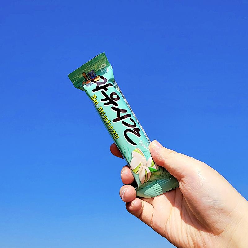 자유시간 쿠키앤피스타치오크림🍫 💬 뻐꾸기가 추천해 준거 머것당 자유시간을 엄청 좋아하는 건 아니지만 꽤 맛있게 머굼 피스타치오 맛은 오예스 피스