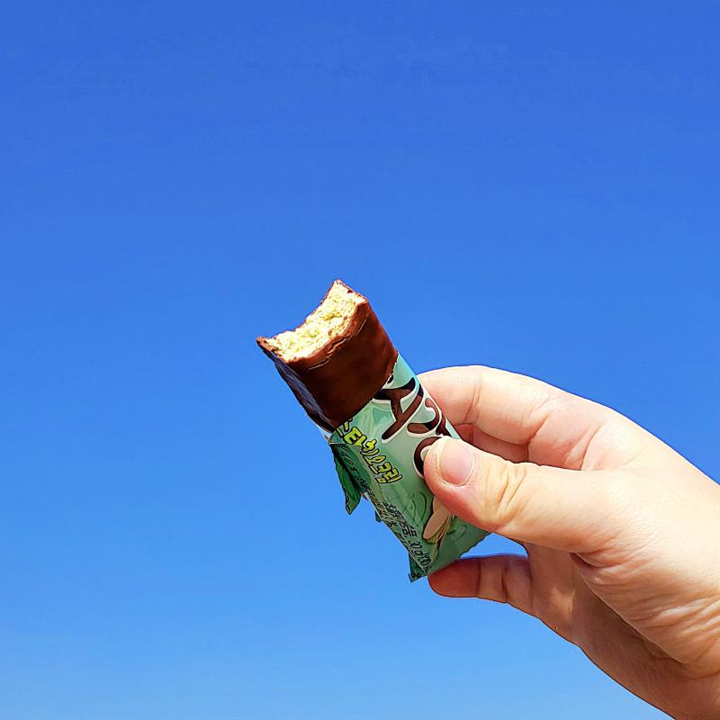 자유시간 쿠키앤피스타치오크림🍫 💬 뻐꾸기가 추천해 준거 머것당 자유시간을 엄청 좋아하는 건 아니지만 꽤 맛있게 머굼 피스타치오 맛은 오예스 피스