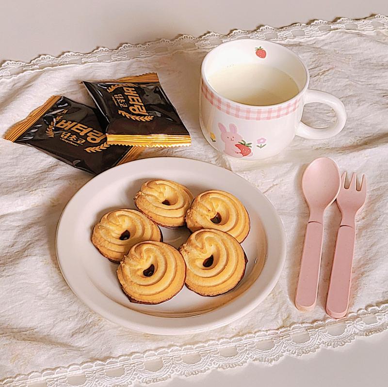 버터링 딥초코🍪 우유🥛 💬 오늘도 우유 말먹 딥초코는 처음 먹어봤는데 얘두 꽤나 마싯넴🩷