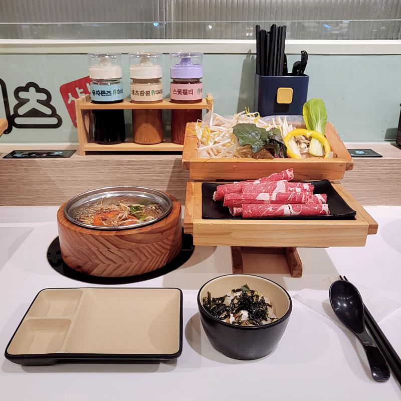 소고기 샤브샤브(스키야키 육수)🥩 💬 그리고 1인 샤브샤브 집에서 늦은 점심🩷맛은 있었는데 양이..추가 안 시키면 배부르게는 못 먹을 듯