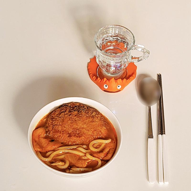 돈까스 김치 나베🥘 💬 돈까스 김치 나베라고 해야 할지 김치우동이라고 해야 할지..킹치만 겨울에 이거랑 소주 한 잔 탁하면 끗임