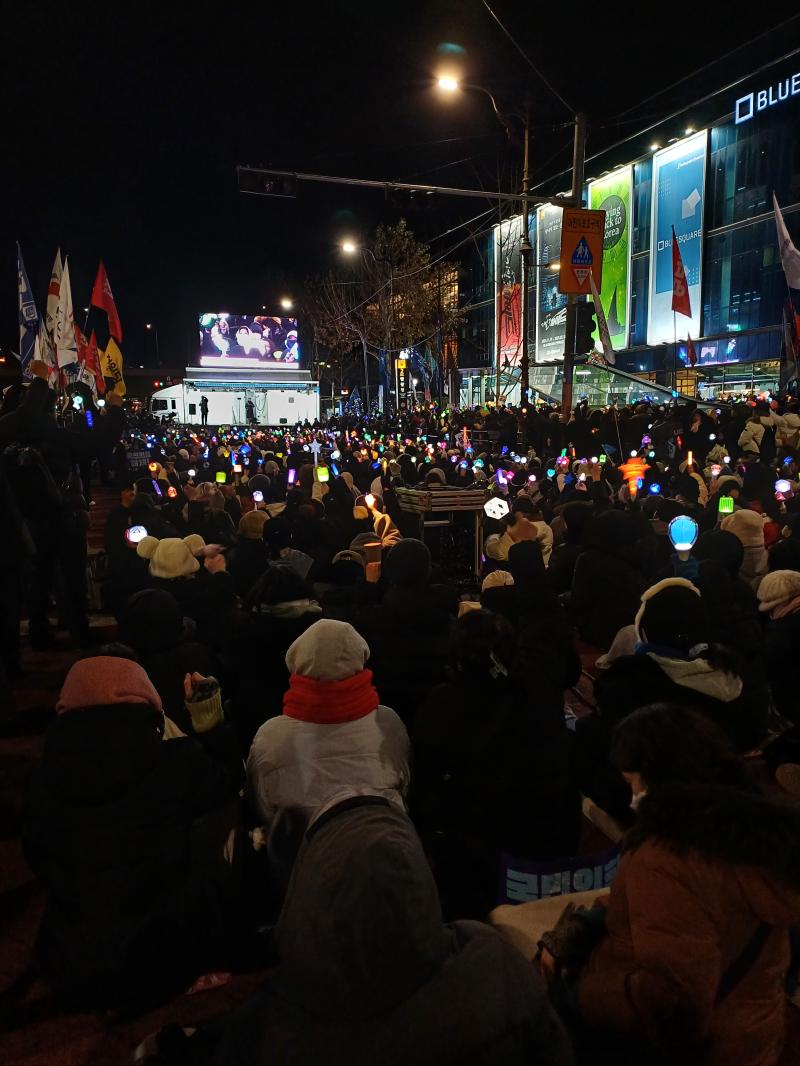 내년엔 주말 농장을 신청해 보려 했거든요. 늙은 호박, 호박, 완두콩, 깻잎, 파프리카, 토마토, 마늘, 양파... 욕심과 야망이 가득한 상태랍