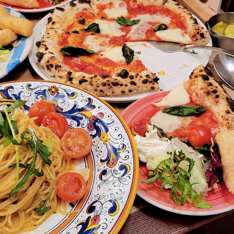 리코타샐러드🥗 알리오 올리오🍝 마르게리따 부팔라🍕 💬 저번에 간 어디 화덕 피자랑은 엄청나게 비교가 되던집 유명한 집은 이유가 있다는..
