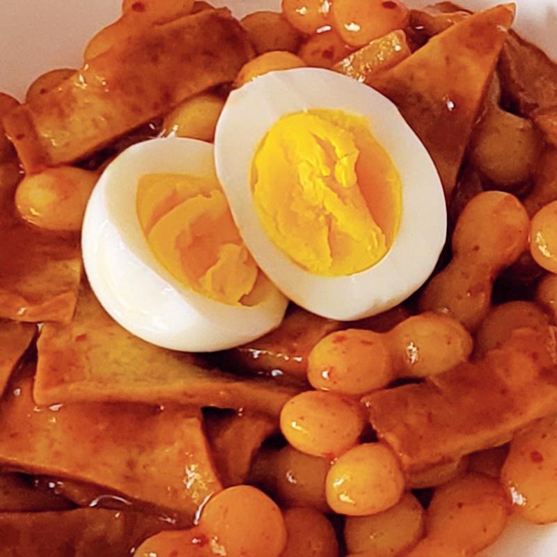 떡볶이🌶 💬 생각보다 떠뽀끼를 좋아하진 않아서 많이 먹진 않는데 오늘 엄청 땡겨서 맹글어 머굼 레시피 살짝 기대 했는데 내가 원하던 떠뽀끼 레시