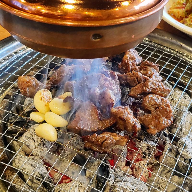 소갈비🥩 💬 5일만에 밥 머것다 이번주에 처음으로 쌀밥 머금ㅋㅋㅋ나는 역시 빵인가바..