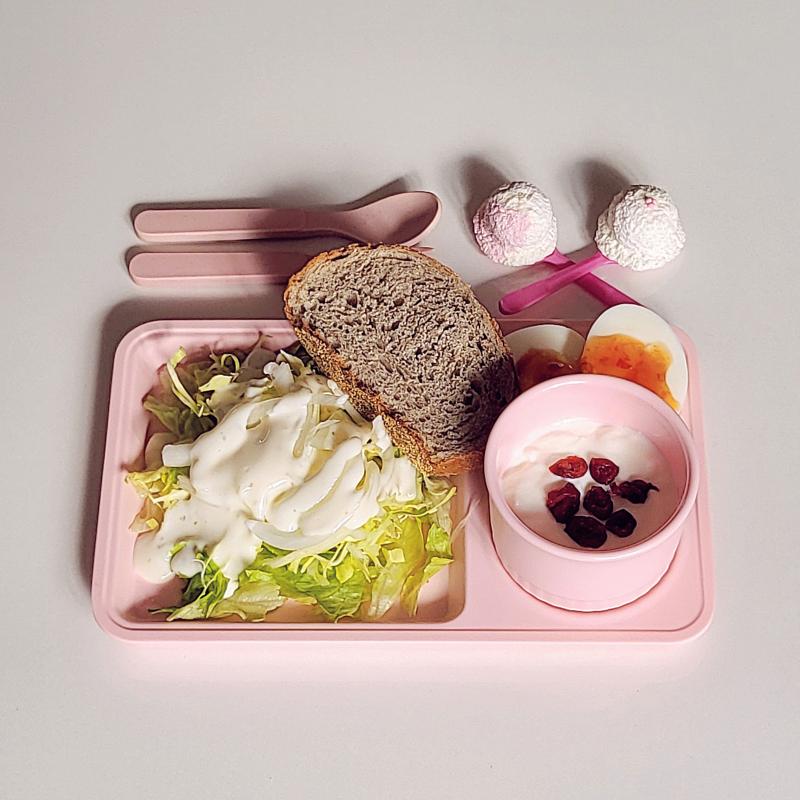 샐러드🥗 호밀빵🍞 삶은계란🥚 그릭요거트🫙 💬 요즘 내 아침밥🍽