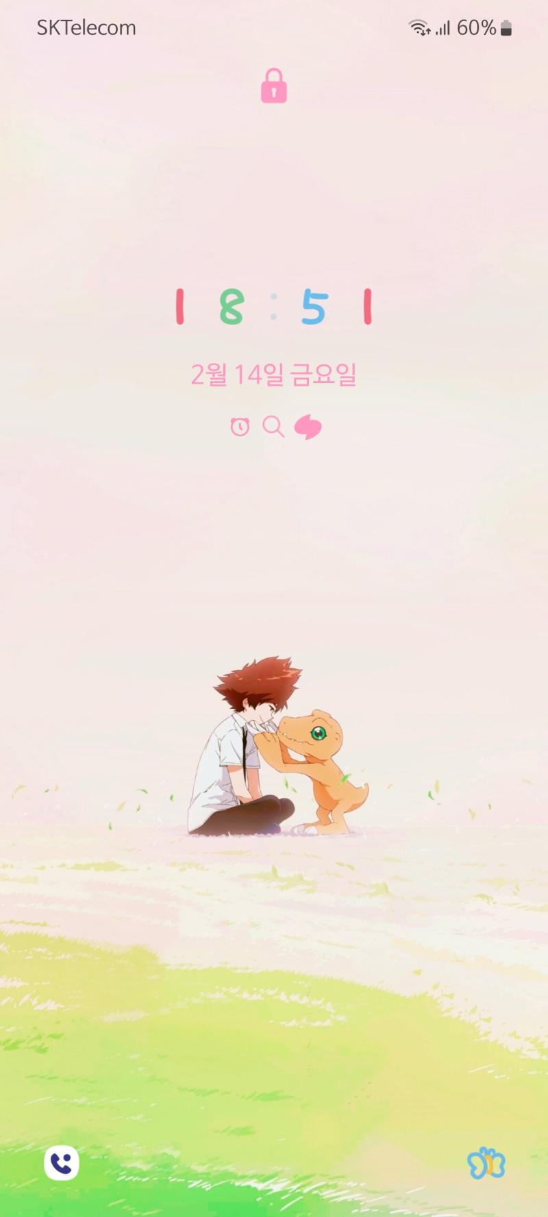 잠금화면은 대놓고 오타쿠고 홈화면은 매달 내주는 익명이로 바꾸고 있어 그러고 보니 올해 2월 거 나왔던가?