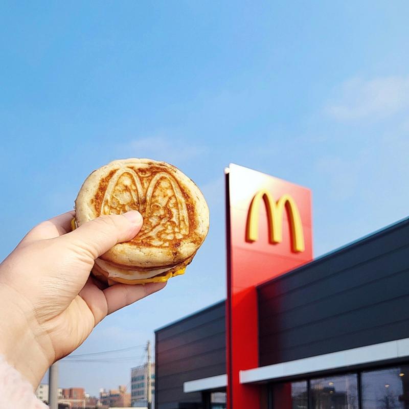 소세지 에그 맥그리들🍔 💬 맥모닝 냐밍🩷