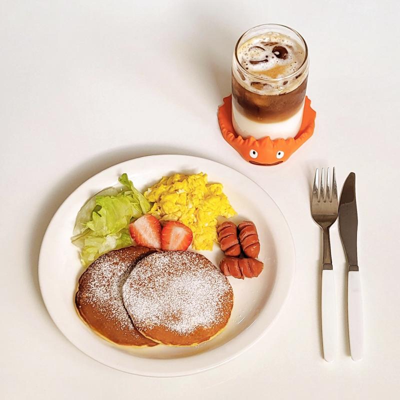 팬케이크🥞 샐러드🥗 스크램블에그🍳 소세지🥓 돌체라떼☕️ 💬 오랜만의 브런치🍽인데 언니 밥 먹어야한다고 밀려서 사진 맘에 안 듦 아마 내일 다시 