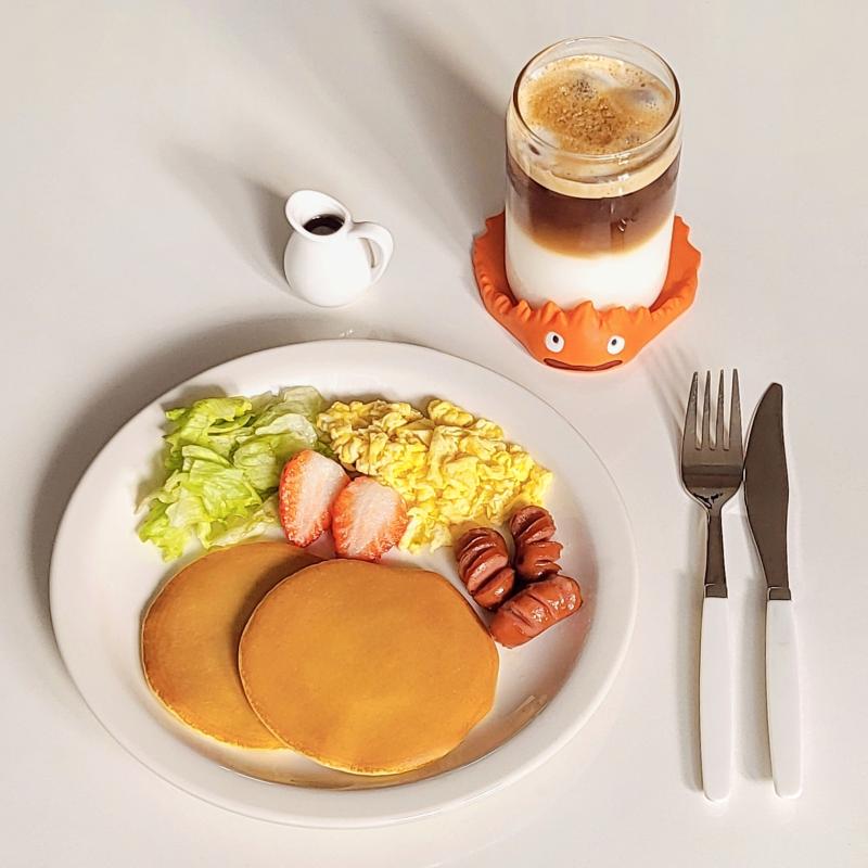 팬케이크🥞 샐러드🥗 스크램블에그🍳 소세지🥓 돌체라떼☕️ 💬 팬케이크 장인이 되👀🩷