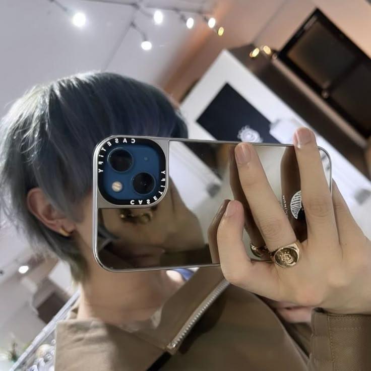 >>354 허헐! 미친ㅠㅠㅜ 혹시 사람도 될까...? 우타이테 Eve인데 눈은 공개 안 했고 머리색도 자주 바뀌어서 딱히 정해진게 없어 레주 맘