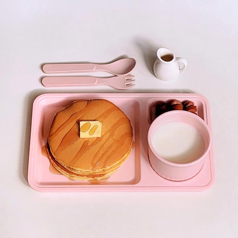 팬케이크🥞 소세지🥓 우유🥛 💬 오늘은 버터 팬케쿠🥞🩷