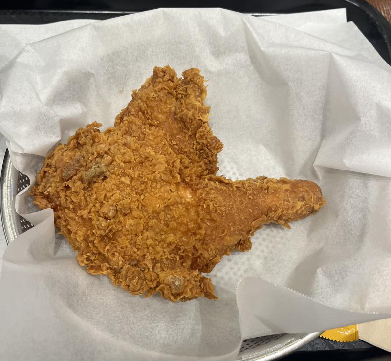 그리고학교끝나고 후라이드통다리사먹으러(진짜개맛있음 1일1통다리쌉가능) 맘터왔는데 평소보다 더 크게나와서 놀라워서 사진찍었음 사진으로봤을땐 ㅂㄹ안