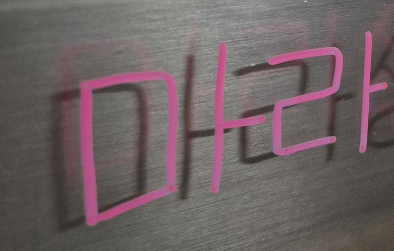 아빠 갔으니까 평일 저녁에는 엄마랑 같이 샐러드나 좀 다이어트 식으로 먹기로 해서 식재료 정리랑 일주일 식단 적어둘 보드판 샀음ㅎ 오늘 저녁입니